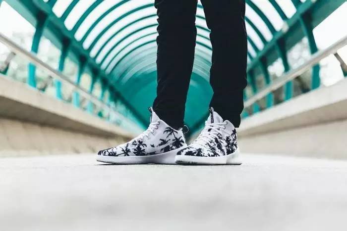 赵云单挑吕布出什么装备,吕布和赵云对抗路