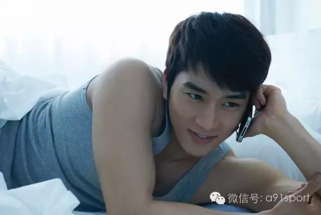 看这群男人是如何把xiong撑大的！