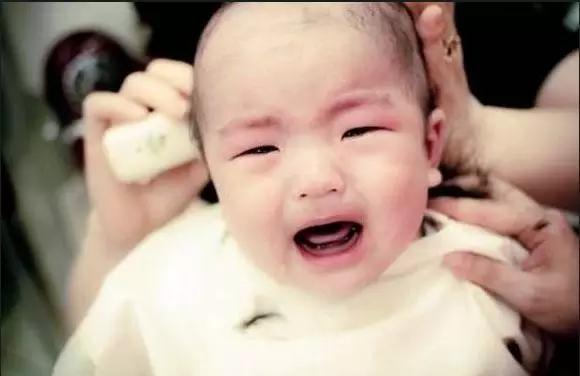 宝宝害怕剪头发怎么办,宝宝哭闹不剪头发怎么办