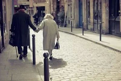 外阴瘙痒、灼热感，老年性阴道炎有哪些症状？如何增加阴道抵抗力