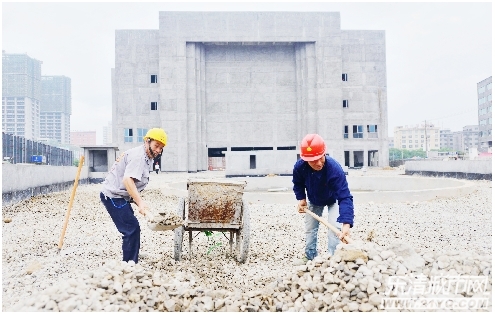 柳东有大型购物中心,白柳购物中心