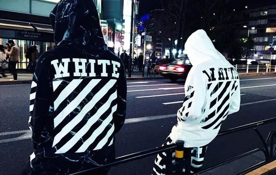 我们穿什么衣服可以风格多变,我们穿什么衣服最好看