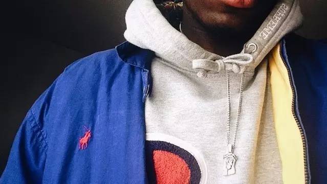 内含GD签名tee！|冠希没把kappa穿潮？因为你没看过龙哥怎么搭