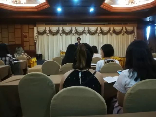 君行体验官专栏丨他在佛之国度,邂逅了一场浪漫