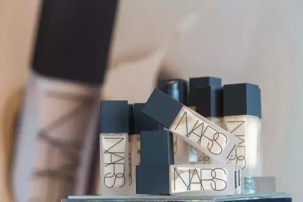 痘印遮瑕油皮粉底液排行榜10强,圣罗兰油皮气垫遮瑕粉底液怎么样