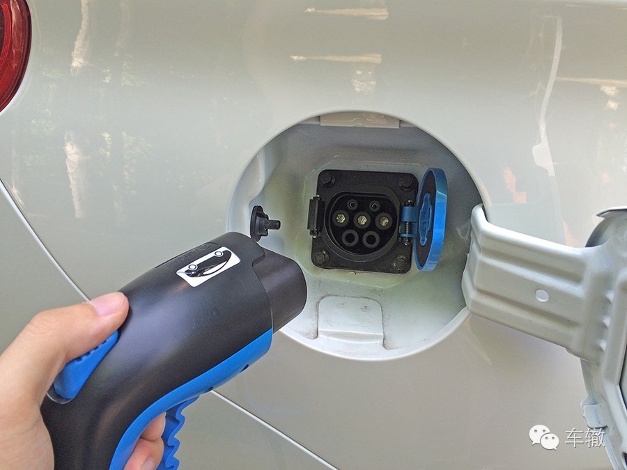 试驾北汽bj40,北汽eu260电动车怎么样