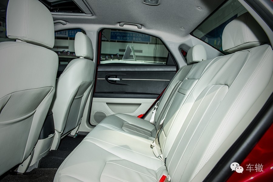 试驾北汽bj40,北汽eu260电动车怎么样