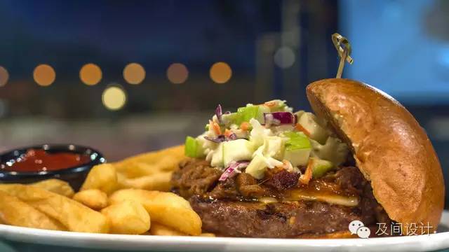 创意暴走在海上看电影?8种新奇电影院挑战你的五感体验