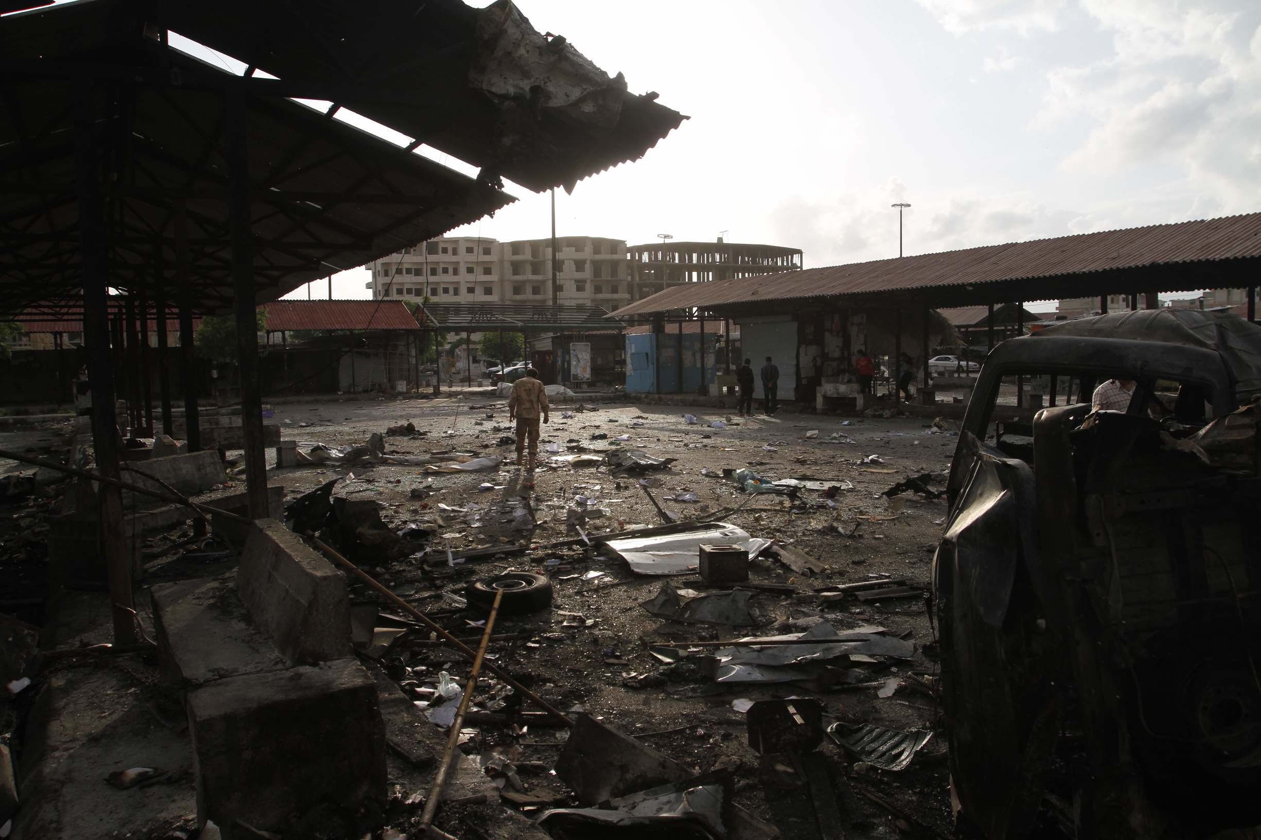 中国记者叙利亚现场直播,中国记者采访恐怖组织视频