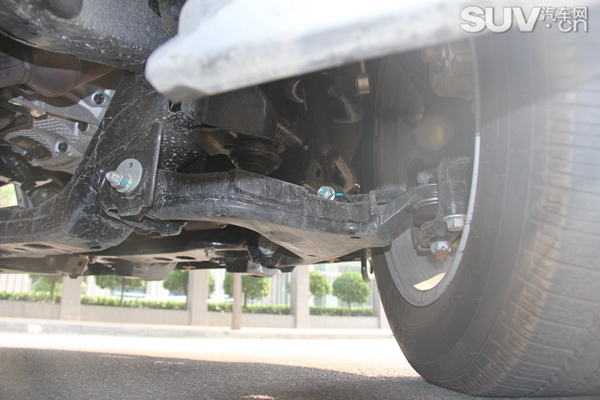 lc120底盘和驭胜s350,江铃驭胜s350底盘生锈严重