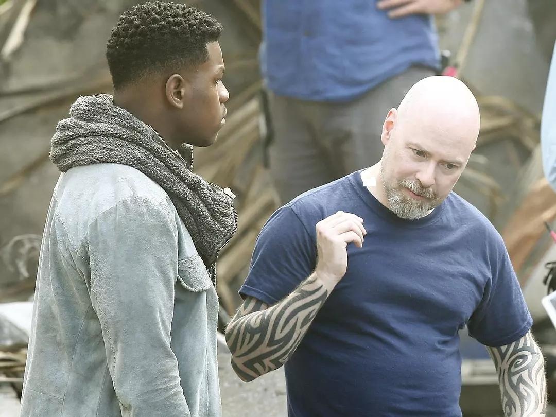 看完环太平洋,环太平洋2雷霆再起陀螺