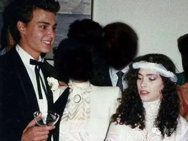 德普和艾梅柏离婚分了多少钱,德普首谈离婚完整视频