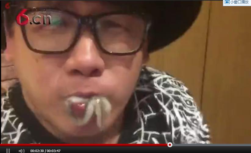 六间房主持人直播美食感叹美味！