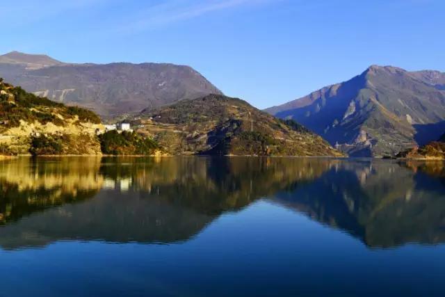 四川哪里有冷门又好玩的地方,四川最漂亮十大湖