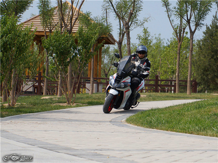 钱江贝纳利利刃怎么样,钱江贝纳利1200cc24款