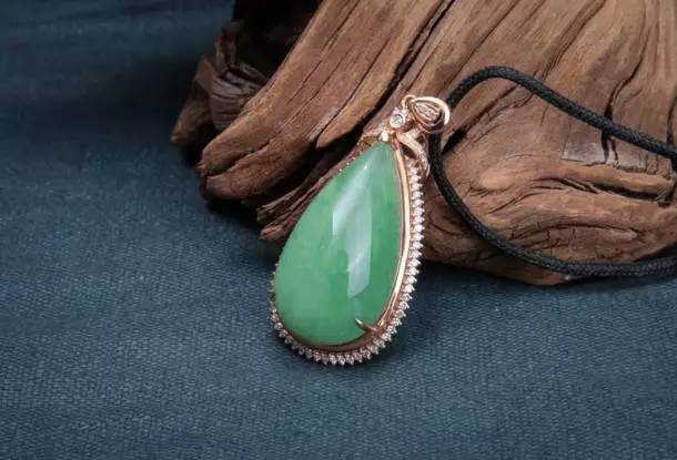 女士文玩最好看的款式,最值得女人戴的文玩