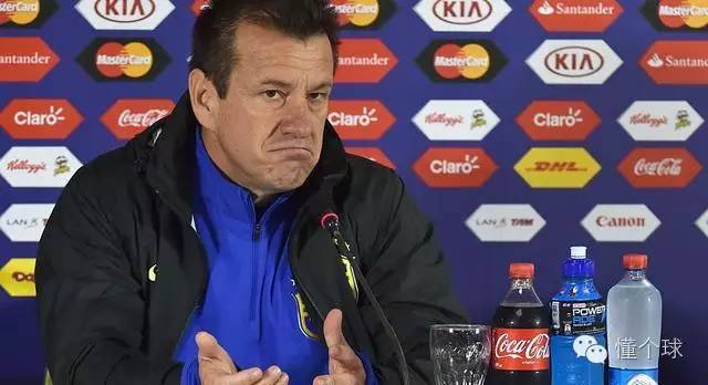 足球王国走向神坛,足球五星巴西