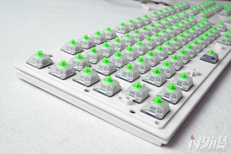 自带手托防尘罩的机械键盘,蝙蝠骑士机械键盘拆解