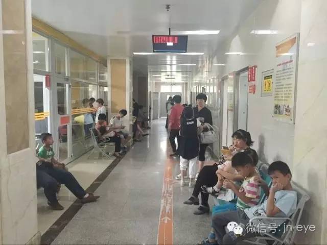 医生说小孩视力发育不好,孩子视力不太好怎么给老师说