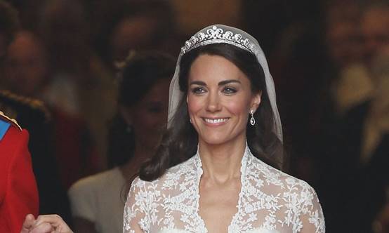 凯特王妃婚纱手稿,凯特王妃婚纱皇冠