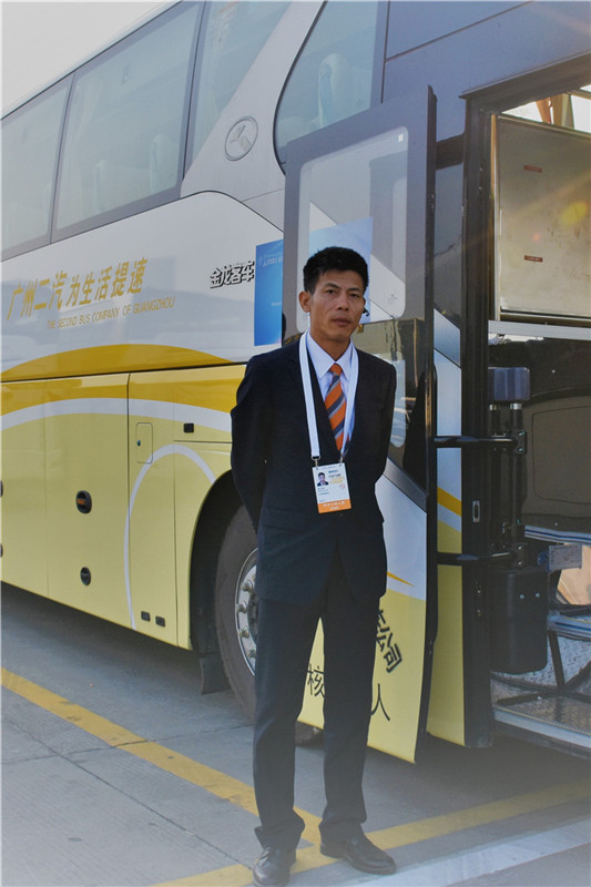 广州交通“老男孩”们的“足球梦”