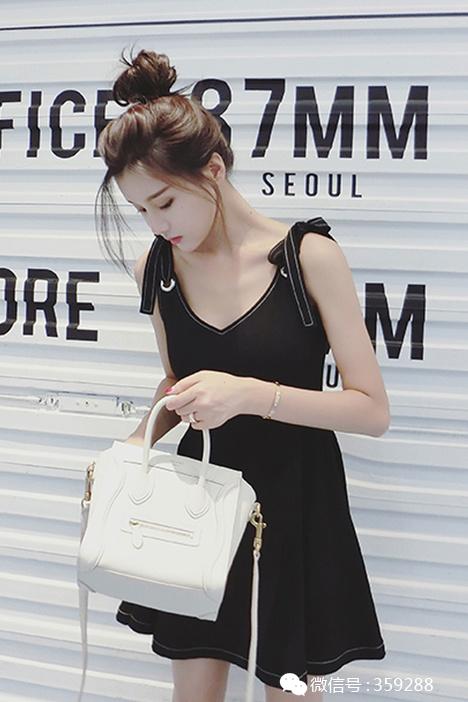 还在迷小白裙么？看看这些小黑裙带给你的性感吧！