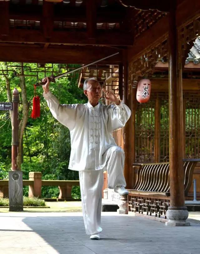 龙泉宝剑锻制技艺,龙泉宝剑20cm