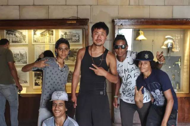 二十几岁环游世界,多大年纪还能环游世界