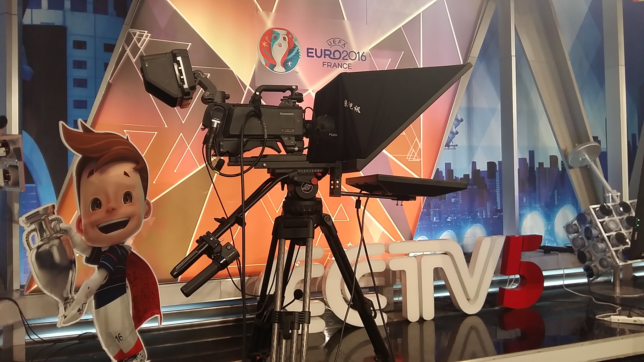 读董,足球解说2016欧洲杯