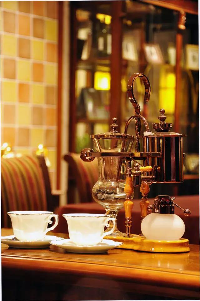 普通人买不起的奢侈品,高端餐饮会所的消费群体