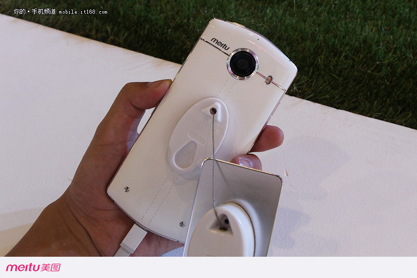 缇庡浘m6浣撻獙,缇庡浘m6涓婃墜