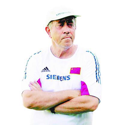 他比佩兰强一百倍，还记得那个带国青的德国老头吗？