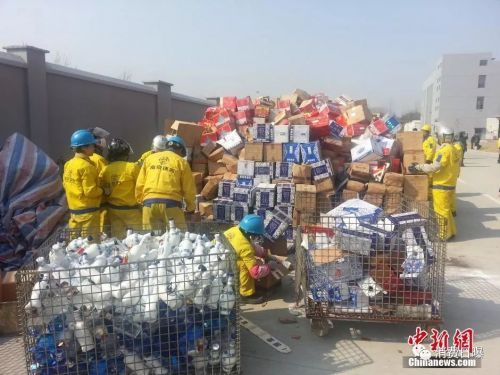 央视曝光8款假洋奶粉,中国假洋奶粉