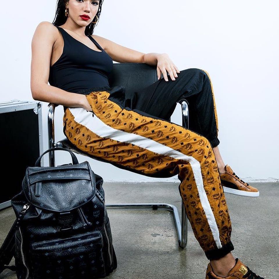 puma新款联名限量黄色,puma最新联名