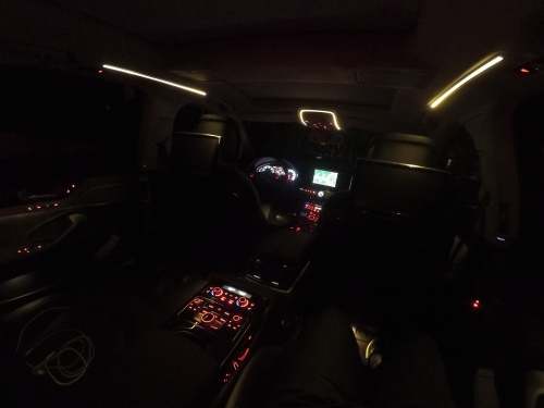 一切为了老板,2022奥迪a8l霍希版试驾视频