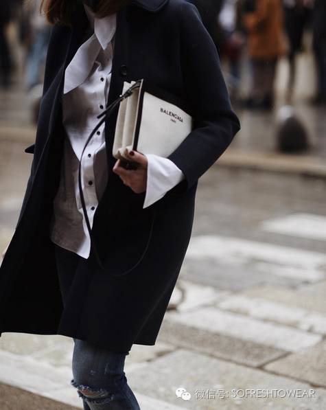 傲娇|老子背的这只包，谁敢说它不时髦