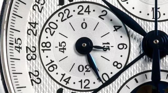 浪琴月相gs真假对比,浪琴手表质保卡真假图片对比