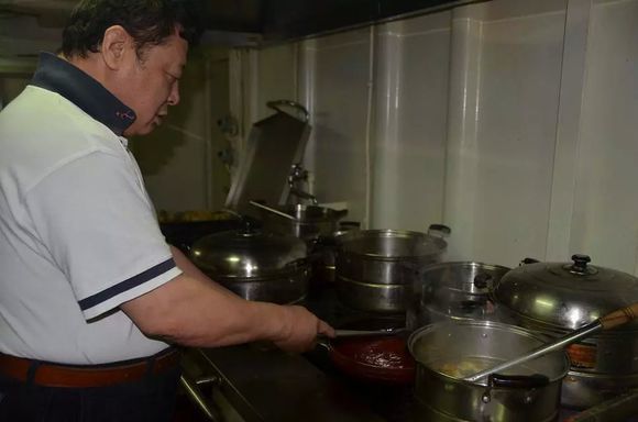 我是远洋渔民，爱钓鱼，更爱周游世界