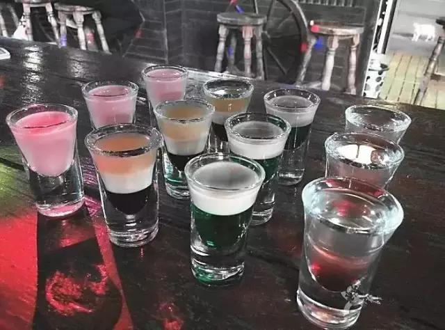 欧洲杯酒馆,欧洲杯酒吧看球视频