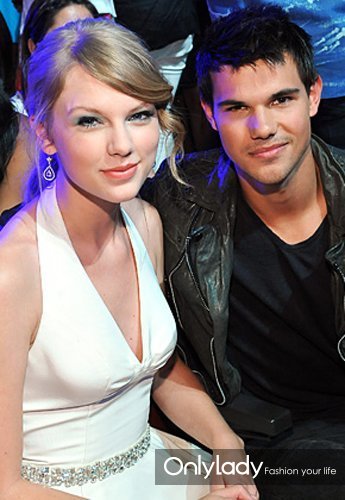 追不上霉霉恋爱速度就追她最爱的撩汉唇色吧！