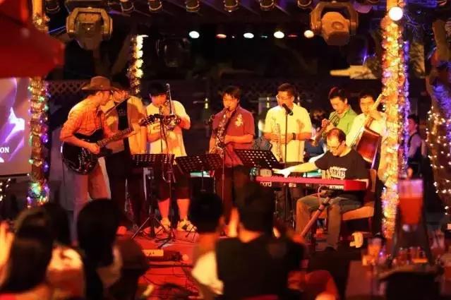 看球喝酒的酒吧,看球的酒吧推荐