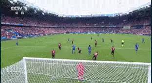 绝对巨星齐达内完整版,天下足球绝对巨星莫德里奇