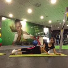 史上简单粗暴虐腹技能,肌肉硬汉教你全面虐腹,虐出腹肌人鱼线