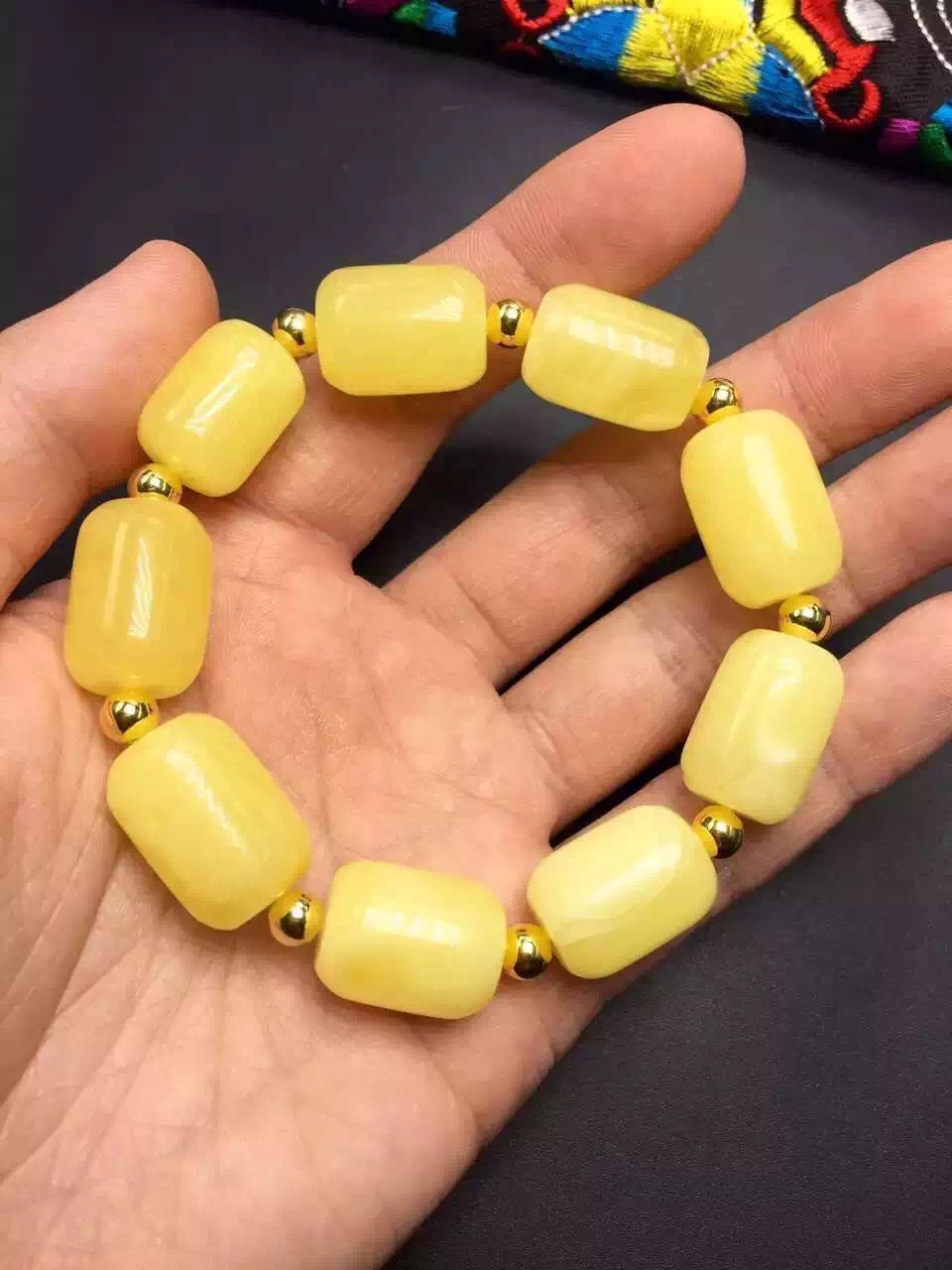 蜜蜡是世界几大宝石之一,琥珀蜜蜡是天然的有机宝石吗