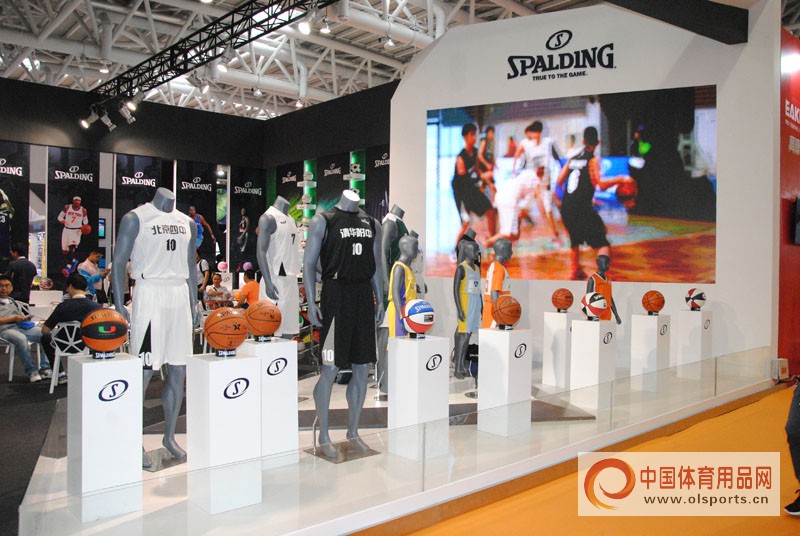 YONEX、阿迪达斯、斯伯丁三大品牌携球类新品重磅亮相