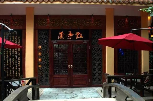 看球喝酒的酒馆,看球喝酒中大奖