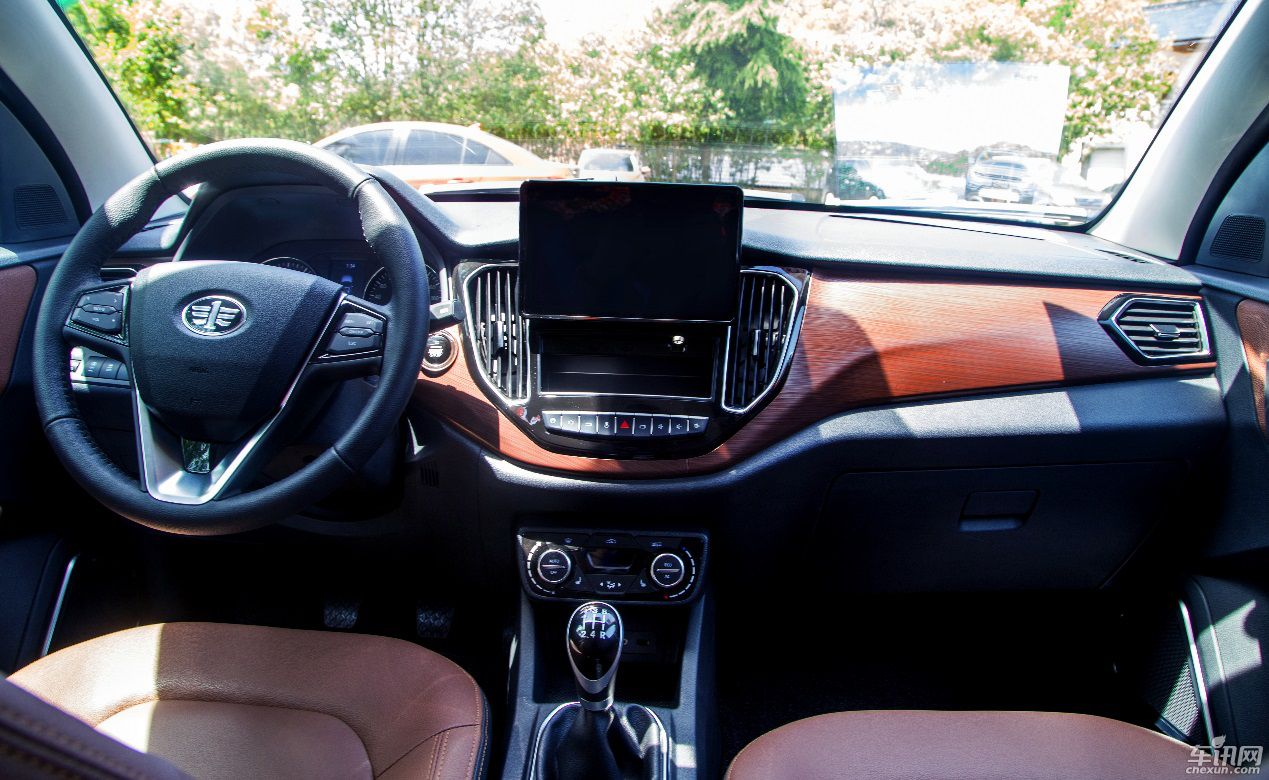 小型SUV中的“德国战车”，看一汽森雅R7如何重塑市场格局？