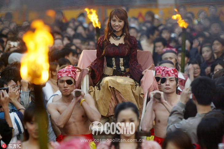 37岁进军街拍军团一点也不晚，因为她是蔡依林