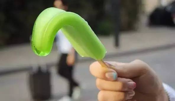 这些童年的冰棍你吃过几种,和路雪红糖冰粉口味冰棍