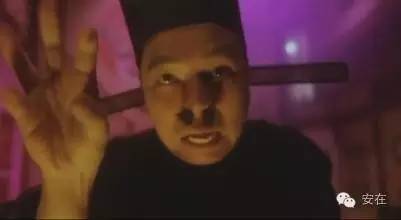 在看差评君也玩网络黑彩票?差点倾家荡产。。。